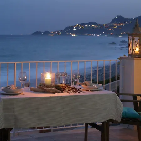 Taormina Holidays Apartment Forza dʼAgro