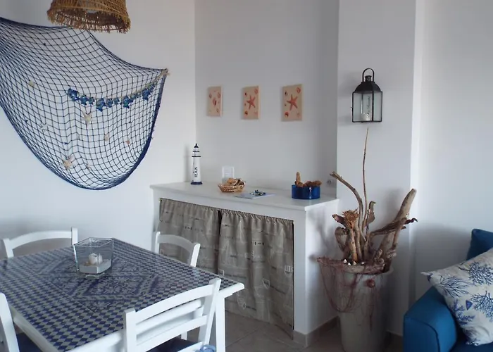 陶尔米纳假日公寓 *