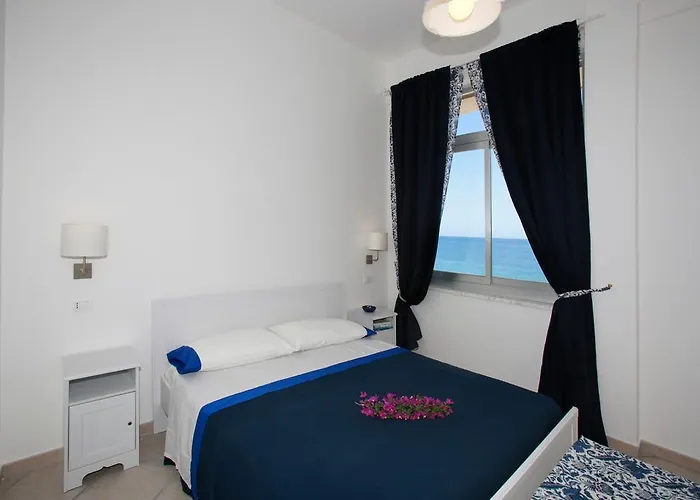 陶尔米纳假日公寓 公寓 *