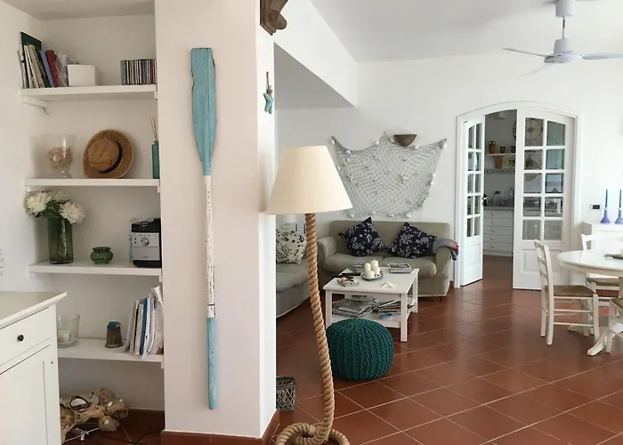 陶尔米纳假日公寓