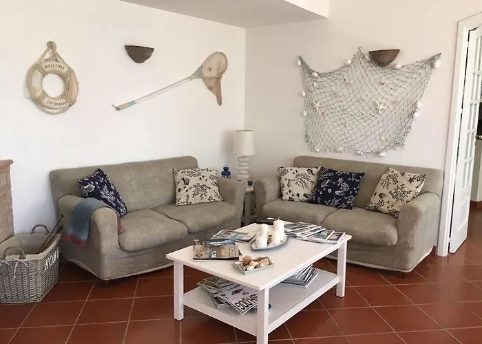 陶尔米纳假日公寓